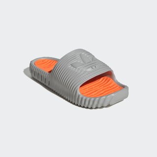 ADILETTE 25 SANDALS/SLIPPERS